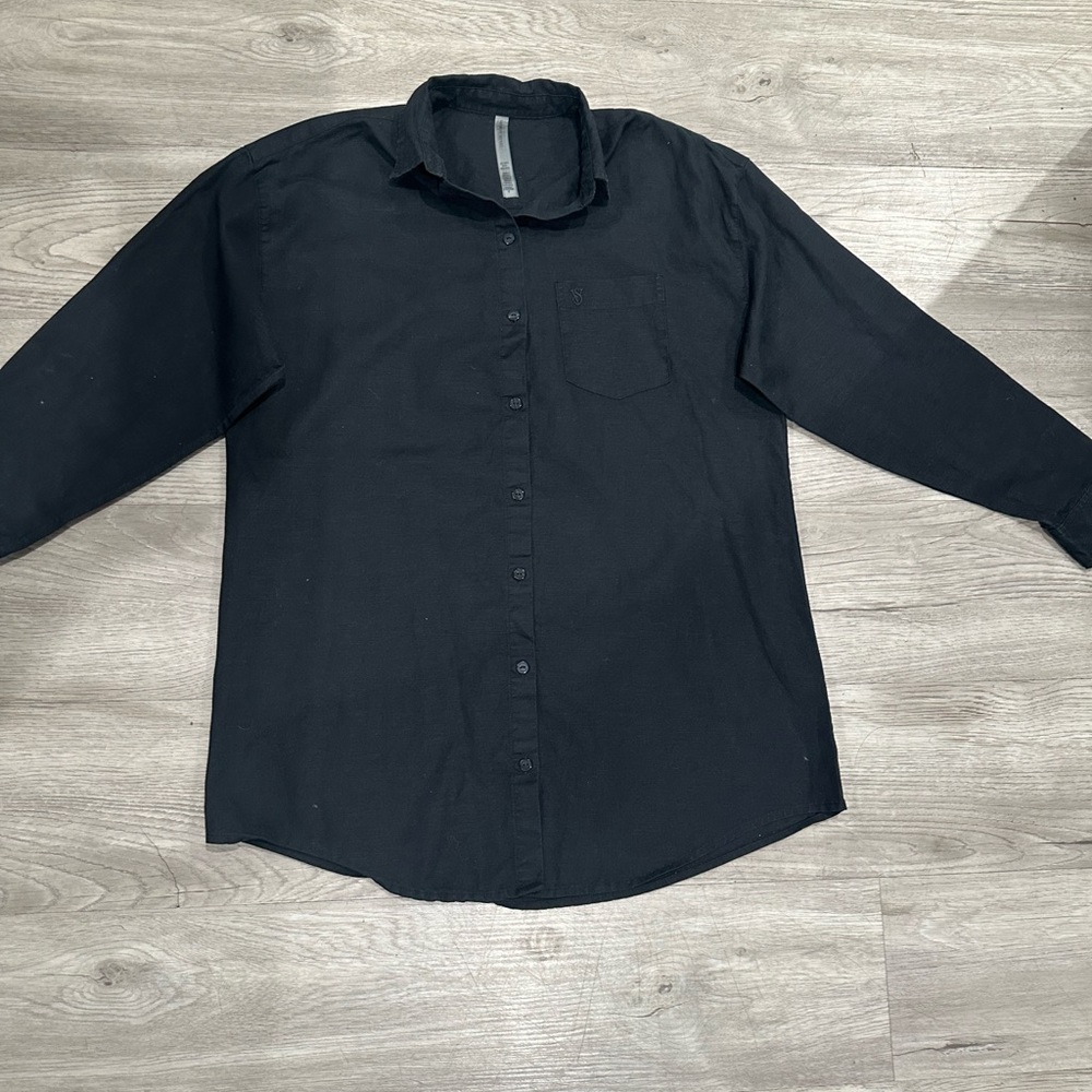 Victoria's Secret Black Long-Sleeve Casual Button-Down Shirt